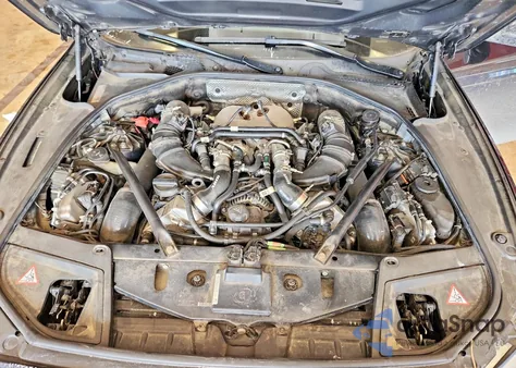 2014 BMW 550 Xi z USA, uszkodzony, nr VIN WBAKP9C57ED692092